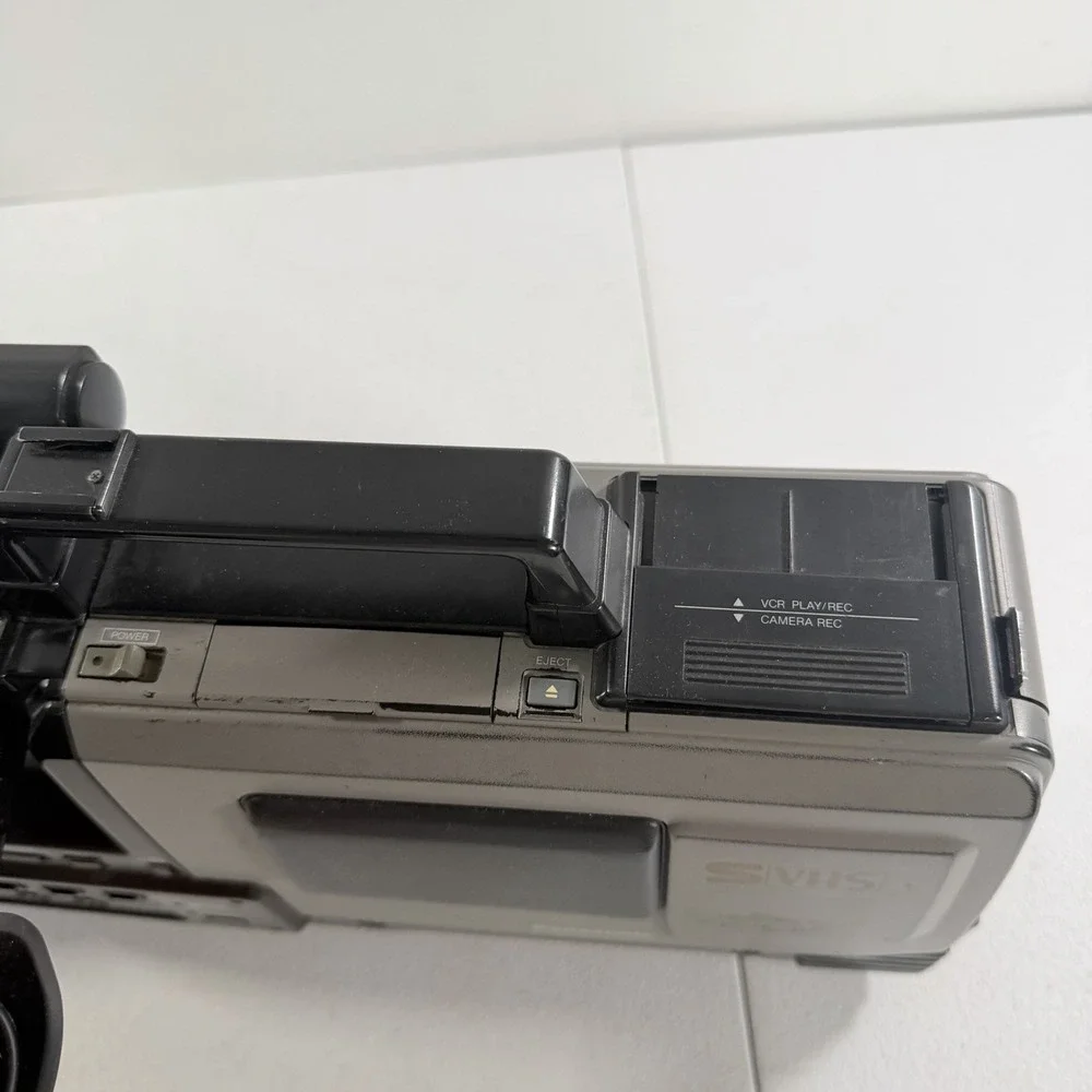 Panasonic AG-450‎ S-VHS Reporter Camcorder AS IS FOR REPAIR READ
